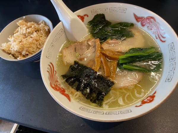 「塩チャーシュー+炊き込みご飯」@麺屋 くりの写真