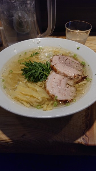 「本丸塩らー麺」@横濱元町 本丸亭 横浜店の写真