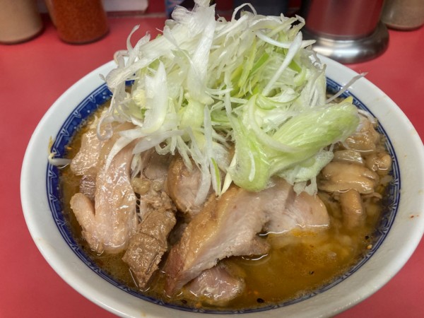「小豚らーめん、つけ味、ネギ」@ラーメン二郎 桜台駅前店の写真