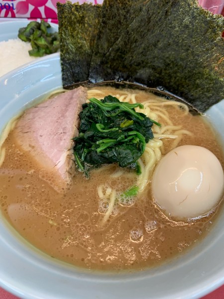 「ラーメン（朝限定味たま無料）」@横浜ラーメン 武蔵家 大宮店の写真