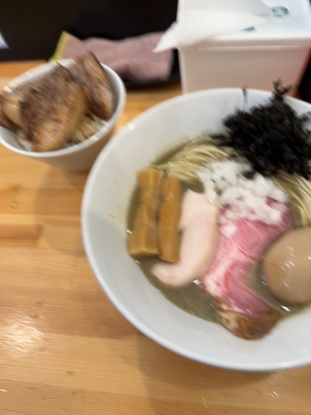 「濃厚煮干しらーめん味玉　炙りチャーシュー丼」@煮干らーめん 川むらの写真