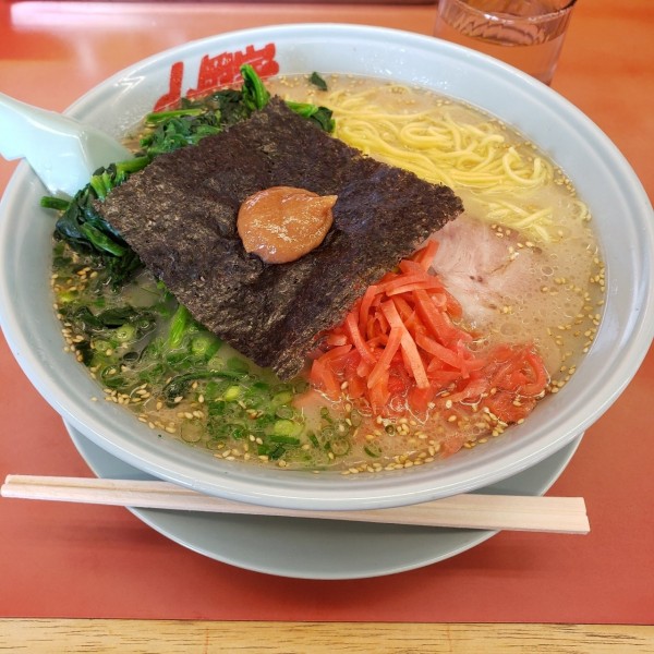 「朝ﾗｰﾒﾝ大盛紅生姜無料tpほうれん草替玉×1¥740」@ラーメン山岡家 熊谷店の写真