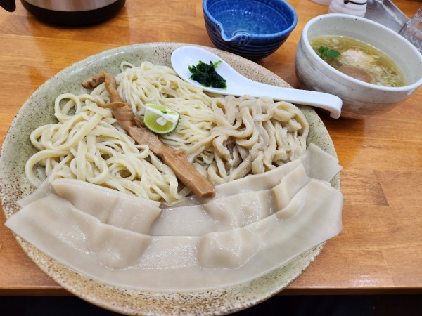 「つけ麺(塩) 味玉 締めのおにぎり」@和渦製麺の写真