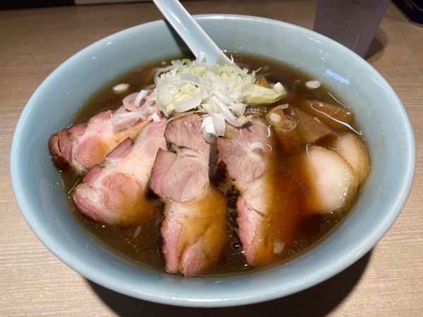 「チャーシュー麺 肩ロース 醤油 1300円」@まるえ中華そばの写真