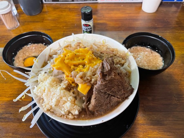 「ラーメン➕チーズ➕アブタマ」@道の途中の写真