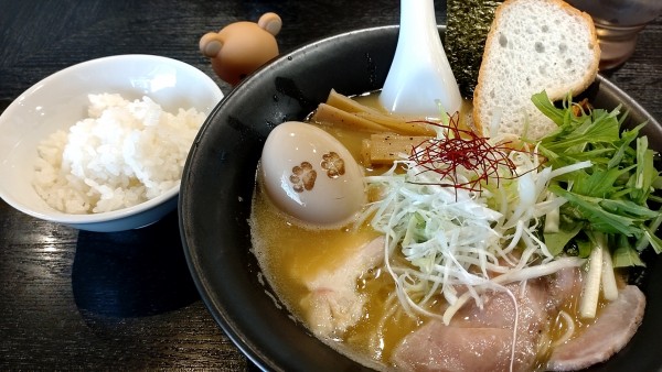 「濃厚すぎる鶏白湯(醤油)+味玉+半ライス」@上気元 いただきの写真
