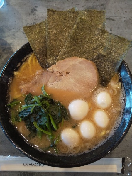 「ラーメン（うずら付き）」@家系ラーメン 桜家の写真