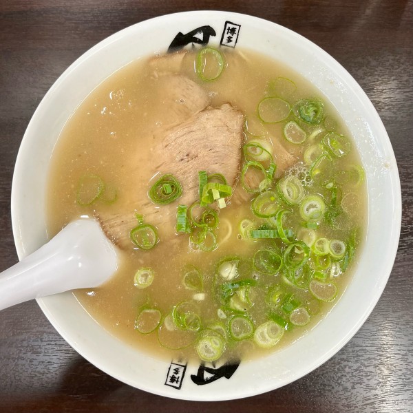 「ラーメン(750円)」@博多長浜ラーメン風び 原本店の写真