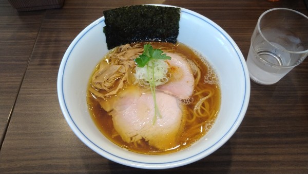 「煮干醤油らぁ麺¥900-」@らぁ麺  麦一粒の写真