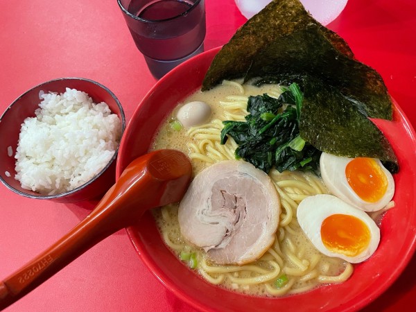 「ラーメン」@横浜家系ラーメン赤家 江古田店の写真