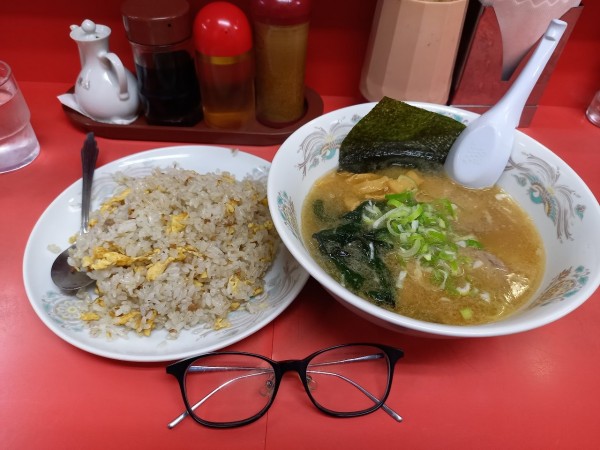 「炒飯+半ラーメン」@香味の写真