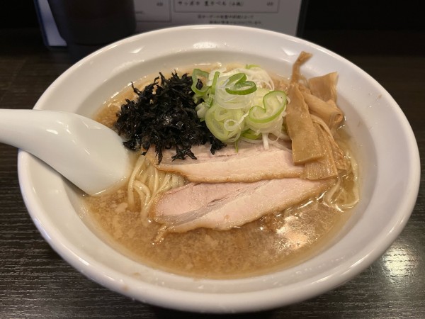 「燕三条 背脂煮干蕎麦」@灰汁中華 丿貫 福富町本店の写真