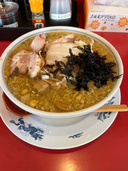 「背脂ラーメン　930円」@ちんちん亭の写真