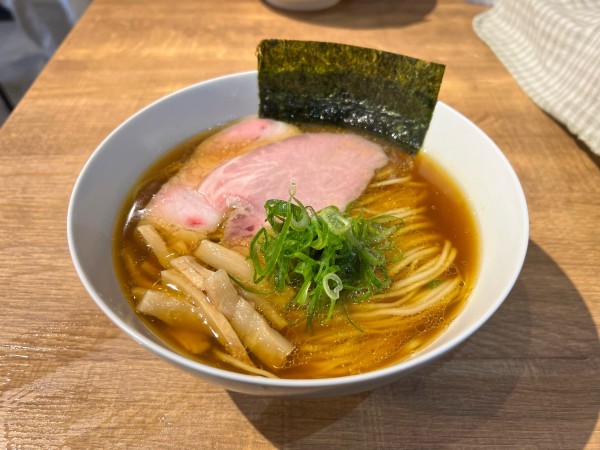 「貝出汁醤油ラーめん」@貝出汁ラーめん クラムの写真