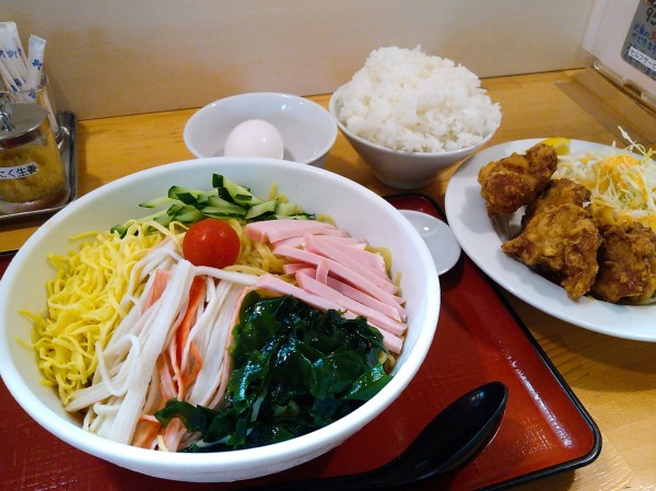 「6月限定/冷やし中華+特盛り+生たまご+唐揚げ　他」@優勝軒 狭山店の写真