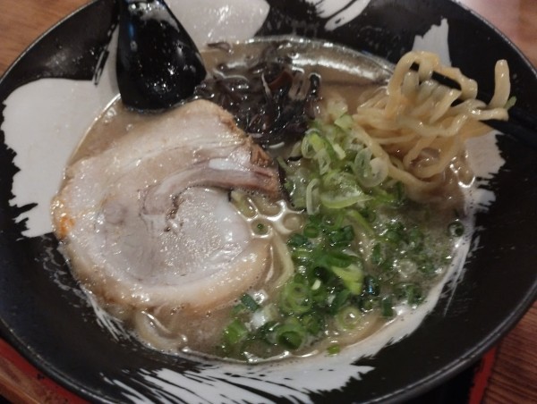 「無限ラーメン(太麺)(700)」@とんこつラーメン 無限の写真