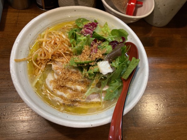 「塩らーめんトリュフオイル掛け＋チャーシュー増し」@『   』（無銘）の写真