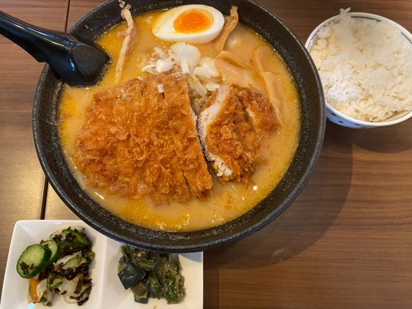 「スタミナ味噌ラーメン　1300円」@とんかつ 熊さん 大宮店の写真