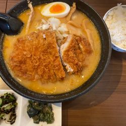 スタミナ味噌ラーメン　1300円