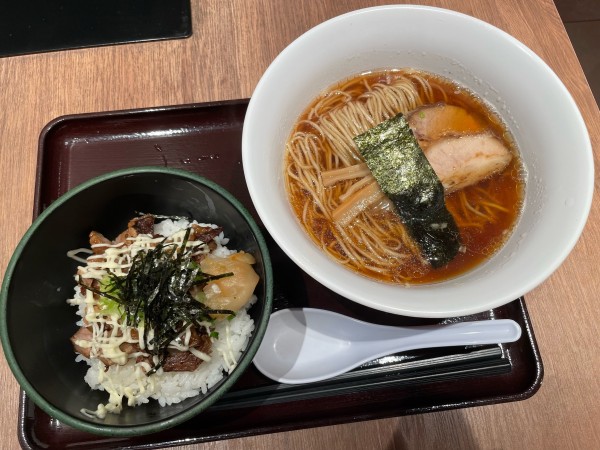 「中華そば、チャーマヨ丼」@カドヤ食堂 阪神梅田店の写真