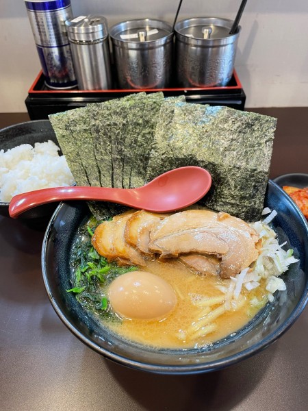 「特製ラーメン＋ライス(無料)」@松壱家 菊名店の写真