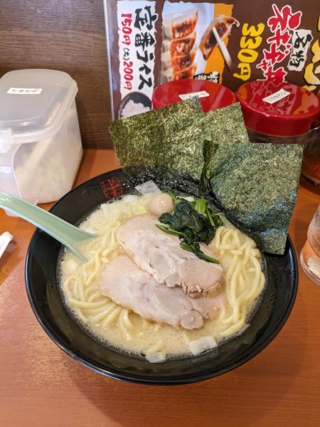 「塩豚骨ラーメン」@横浜家系ラーメン 極味家の写真