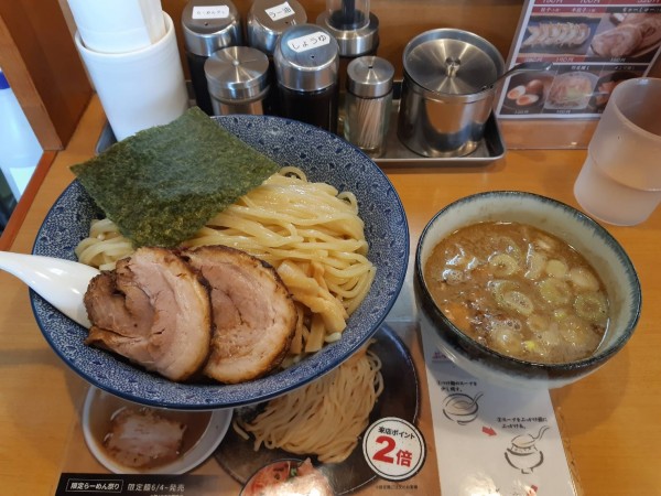 「超濃厚煮干しつけ麺＋ﾁｬｰｼｭｰ2枚追加」@創作らーめん 小川流 二本松店の写真
