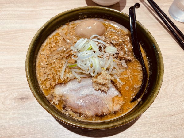 「味噌ラーメン＋味玉＋ひき肉」@ラーメン郷の写真