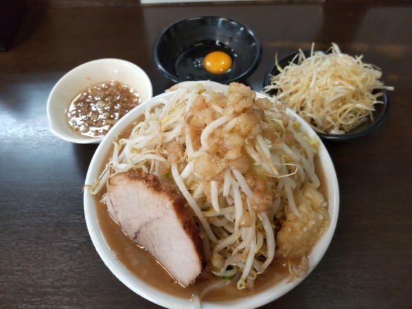 「ラーメン350g＋味ネギ､生卵」@ラーメンどでん 大宮店の写真