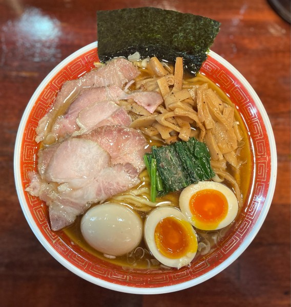 「特製醤油ラーメン、麺大盛り、味玉、メンマ、チャーシューごはん」@麺処 懐やの写真