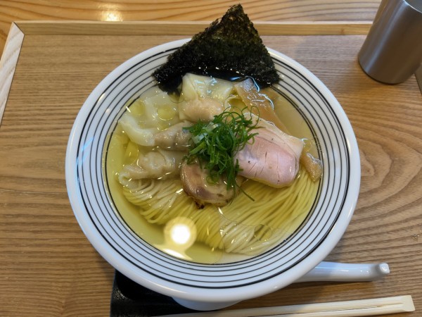 「ワンタン塩そば」@麺道 千鶏の写真