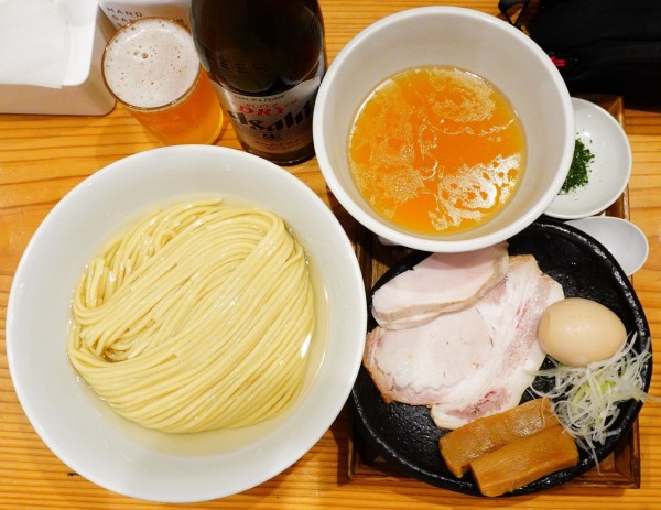 「つけ麺 200g 塩＋あおさ塩＋味玉＋瓶ビール」@麺屋鈴春の写真