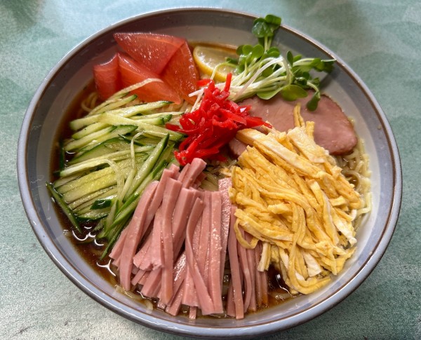 「冷やし中華・大盛 860円」@食堂 二葉の写真