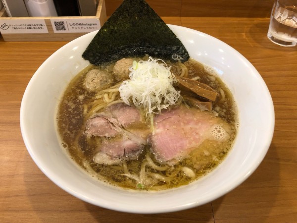 「醤油らーめん+つくね」@しののめヌードルの写真