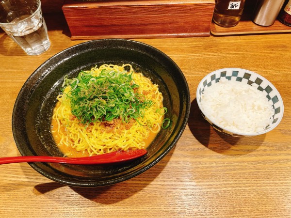 「汁なし坦々麺+大盛+小ライス」@ぐりんぐりんの写真