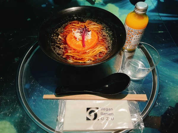「ヴィーガンラーメン醤油+愛媛県産温州みかんジュース」@Vegan Ramen UZU TOKYOの写真