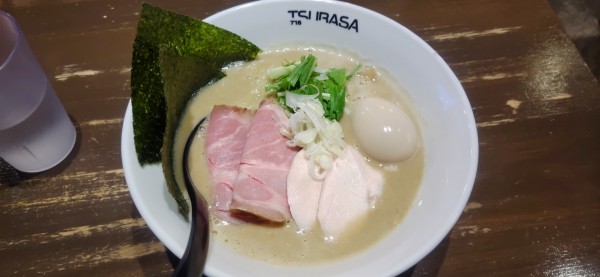 「鶏白湯　塩+全のせ」@ラーメン翼の写真