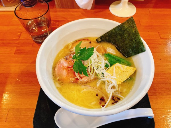 「鶏白湯らーめん」@めん結び 光の葉の写真