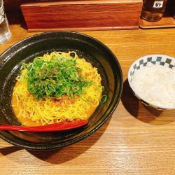 汁なし坦々麺+大盛+小ライス