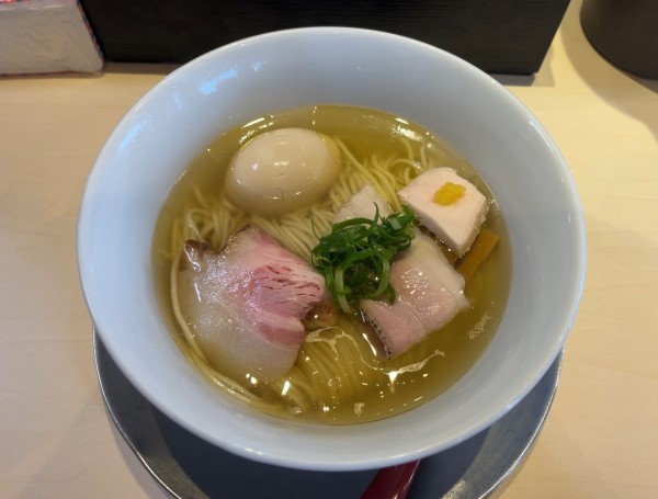 「味玉塩そば」@麺道 麒麟児の写真