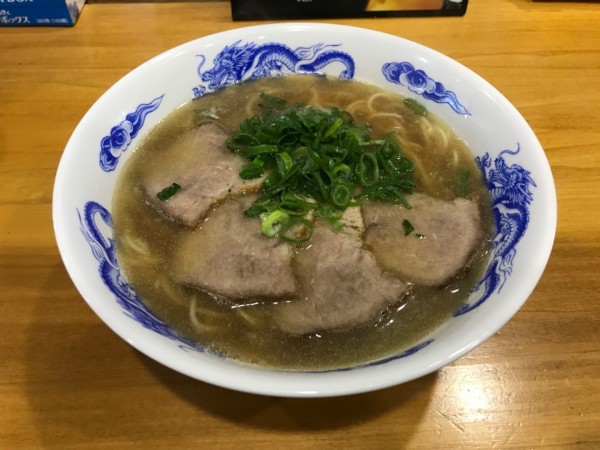 「牛鷄ラーメン中(700円)」@麺屋 WARAGOYAの写真