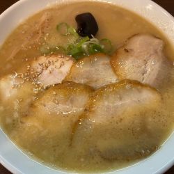 白絆+焼豚半隠し+味玉のせ