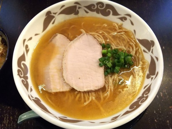 「【6周年限定第1弾】カサゴ煮干蕎麦（〆ごはん付）1000円」@煮干結社 弘前店の写真