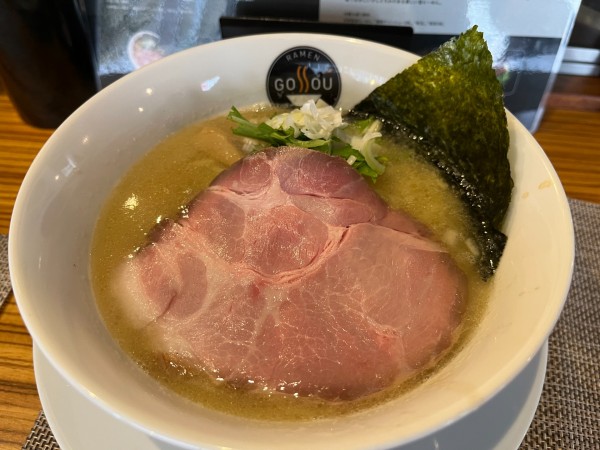 「塩らーめん」@RAMEN GOSSOU 新橋店の写真