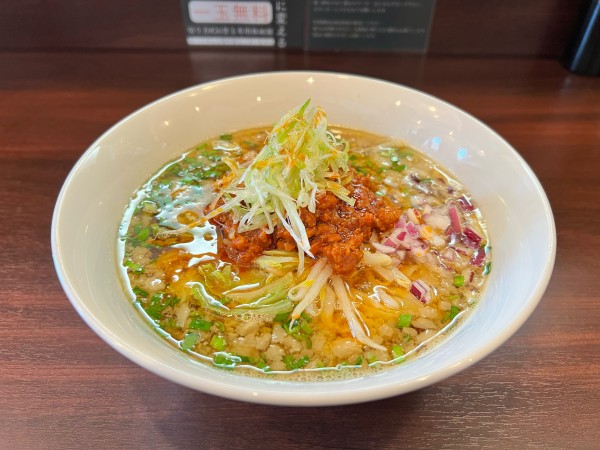 「背脂ニンニク台湾ラーメン」@麺乃はるの写真