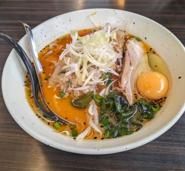 「るーじゃんみそ + 生卵」@あじ平ラーメン 東浦和店の写真