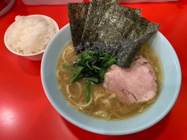 「豚骨醤油ラーメン850+半ライス50⁼900円」@Ramen 武蔵家 大平インター店の写真
