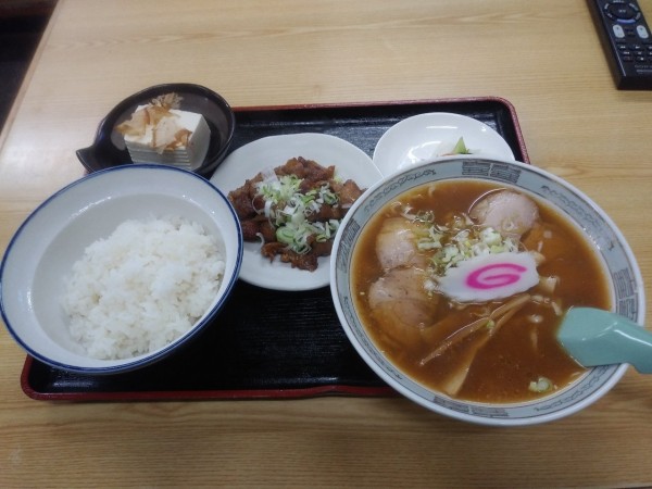 「小モツ定食小ラーメンセット　味噌　1000円」@アタミ食堂の写真