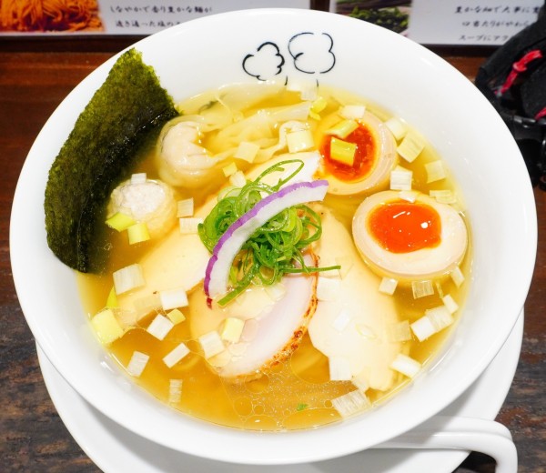 「特製塩らー麺」@鶏喰～TRICK～の写真