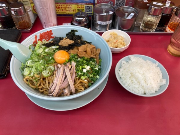 「特製和節まぜそば大盛り+半ライスセット1190円」@山岡家 結城店の写真